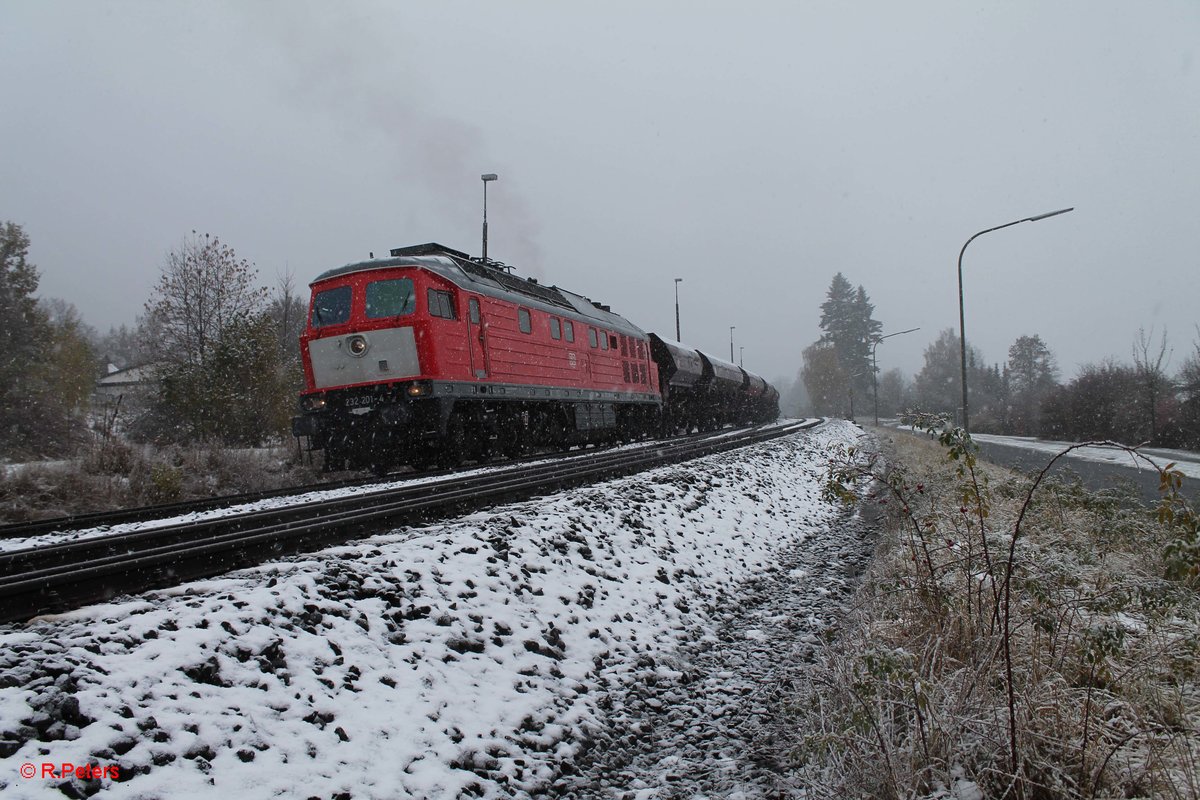 232 201-4 rangiert in Pechbrunn mit dem Schotterzug 62720. 11.11.16