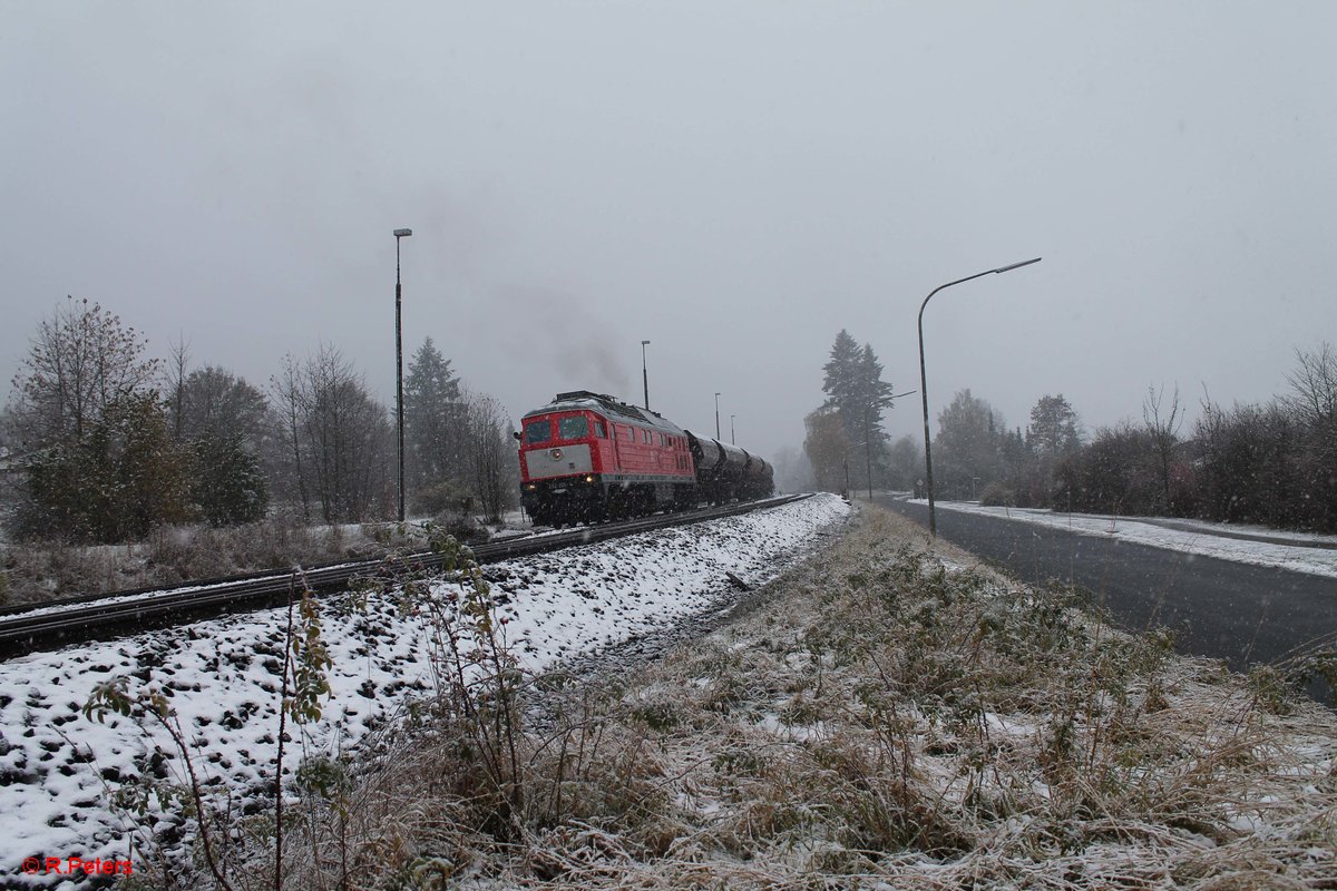 232 201-4 rangiert in Pechbrunn mit dem Schotterzug 62720. 11.11.16