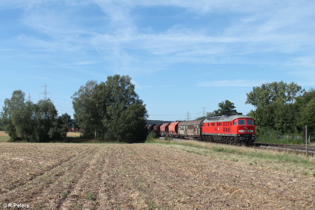 232 254-3 zieht den EZ 51716 Nürnberg - Senftenberg kurz vor Weiden. 12.08.18