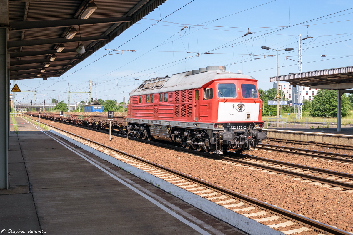 232 283-2 WFL - Wedler Franz Logistik GmbH & Co. KG mit einem alt Schotterzug in Berlin-Schönefeld Flughafen und fuhr weiter in Richtung Glasower Damm. 07.06.2016