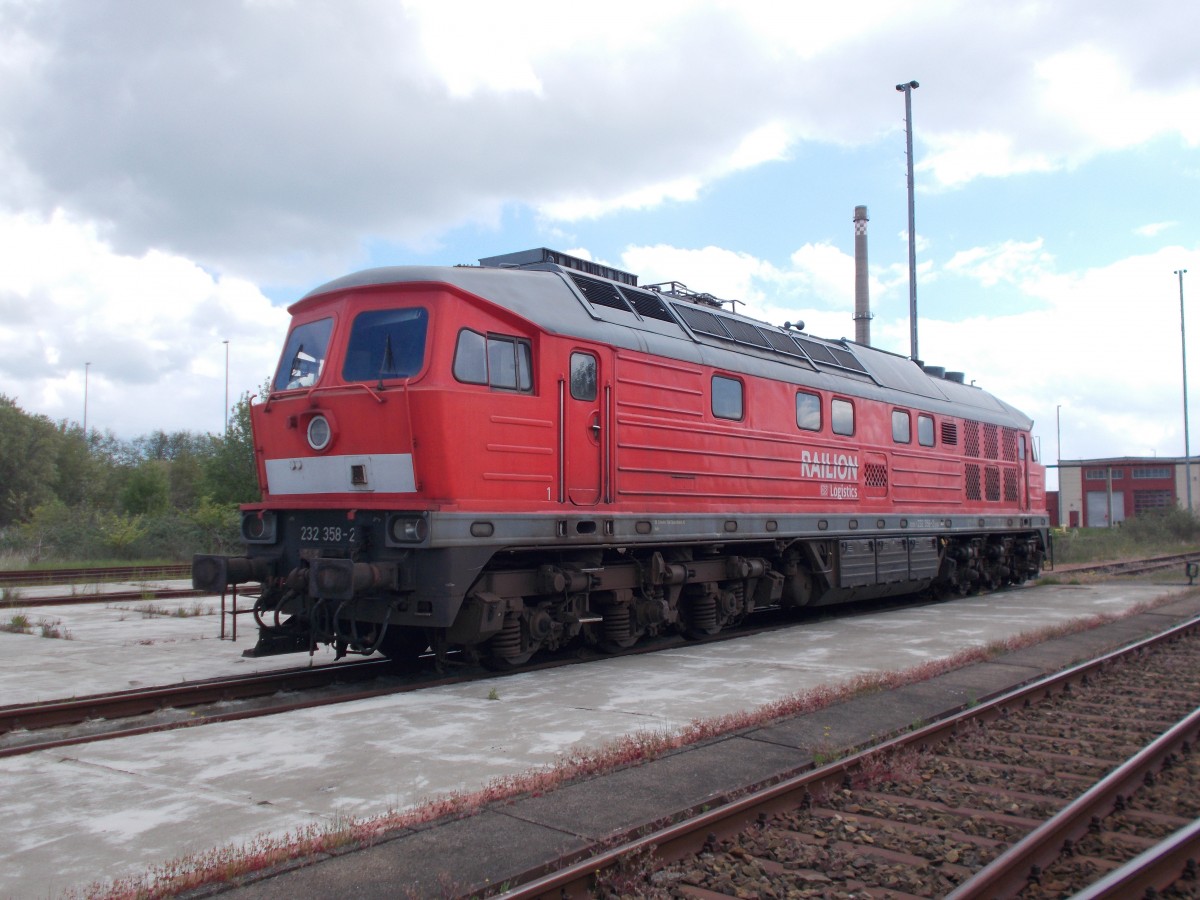 232 358 hatte man vom Mukraner Abstellplatz in die Einsatzstelle gebracht wo ich die Lok am 21.Mai 2015 fotografierte.Inzwischen ist die Lok abtransportiert.