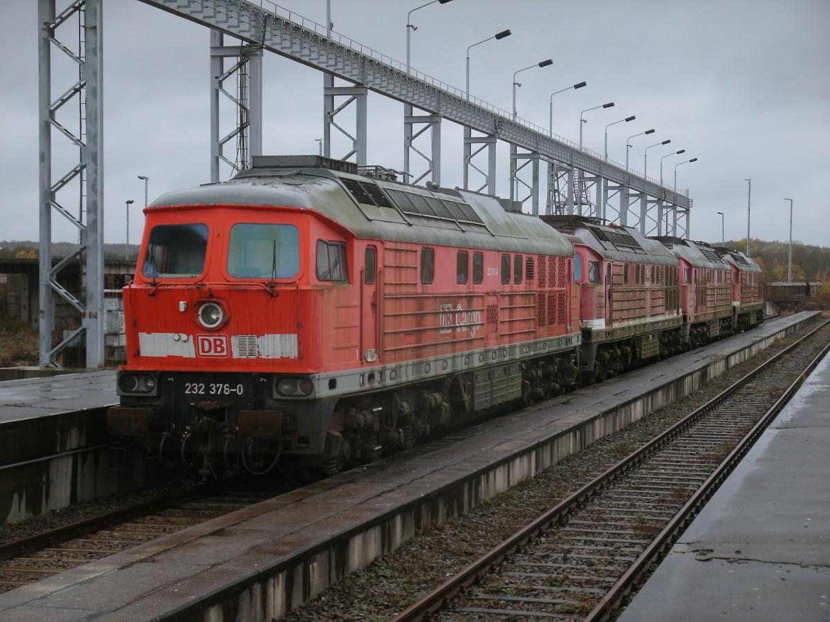 232 378,ex.Bh Rostock Seehafen,z�hlt mit zu den letzten,abgestellten 232er am bekannten Abstellplatz in Mukran.Aufgenommen am 04.November 2013.