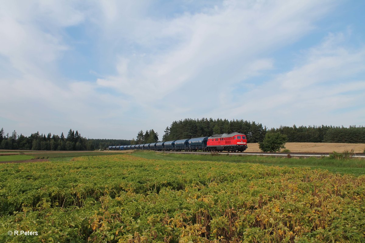 232 428 zieht bei Marktleuthen den 62525 Getreidezug aus Leuna nach Regensburg Ost. 15.08.16