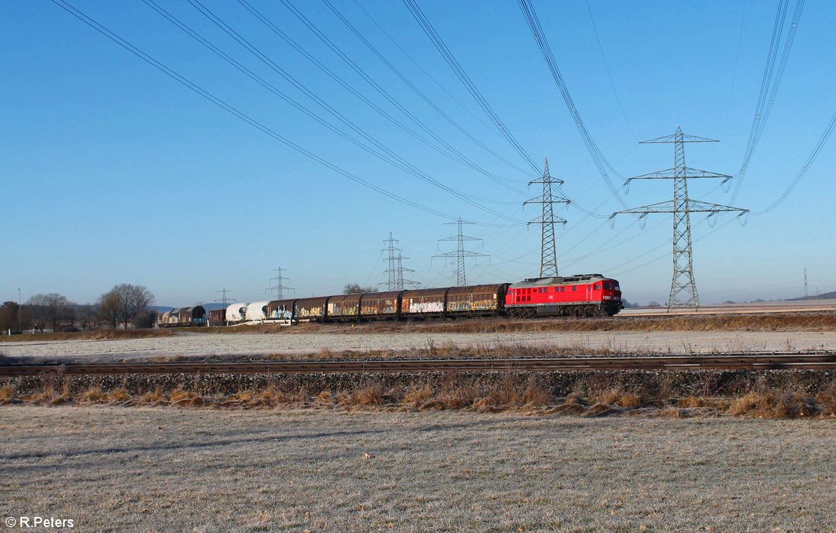 232 472 zieht bei Ullersricht mit dem umgeleiteten EZ 51715 und erreicht gleich Weiden(Oberpfalz) 06.03.21