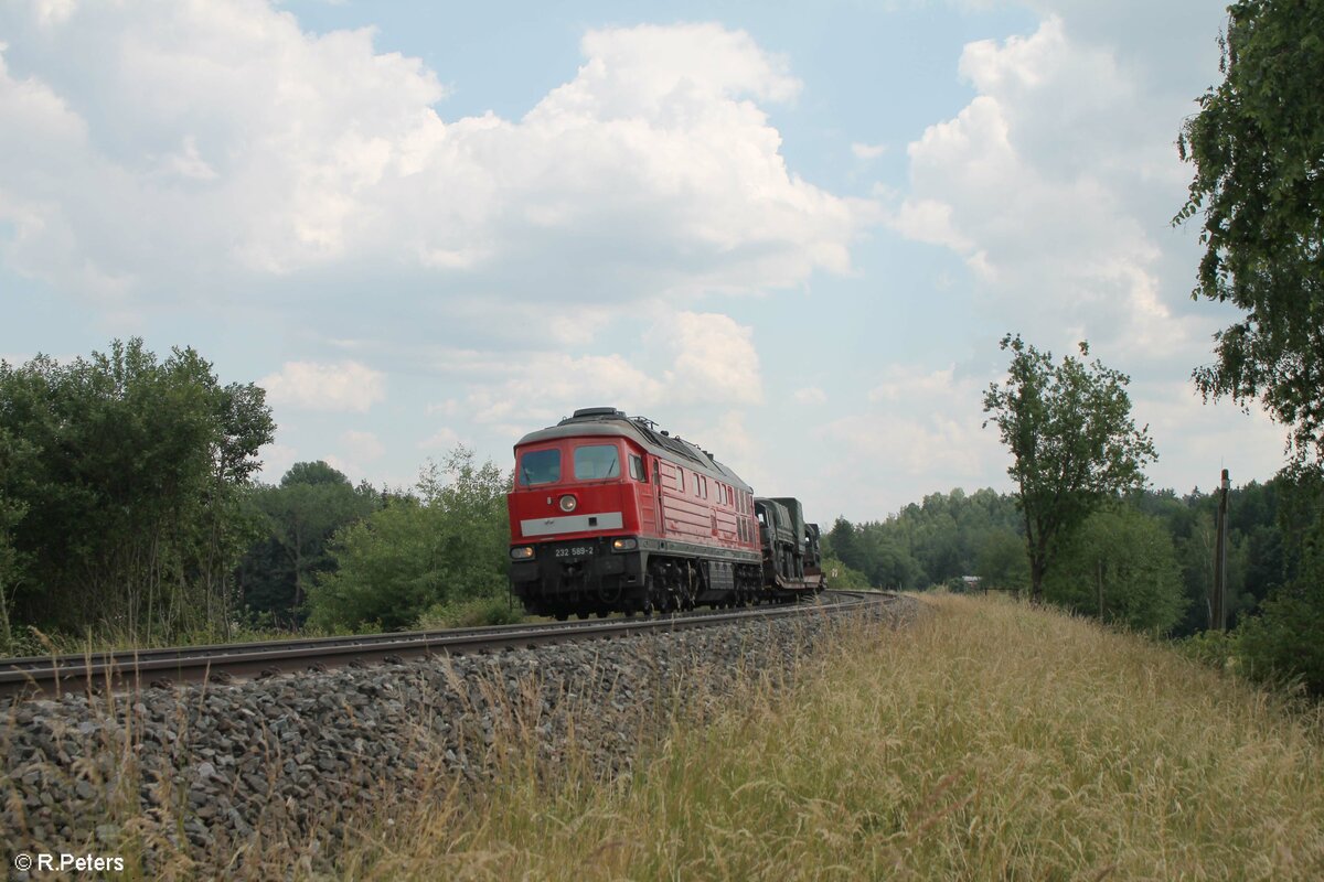 232 589-2 mit einem Militäzug nach Cheb bei Pechbrunn. 23.06.22