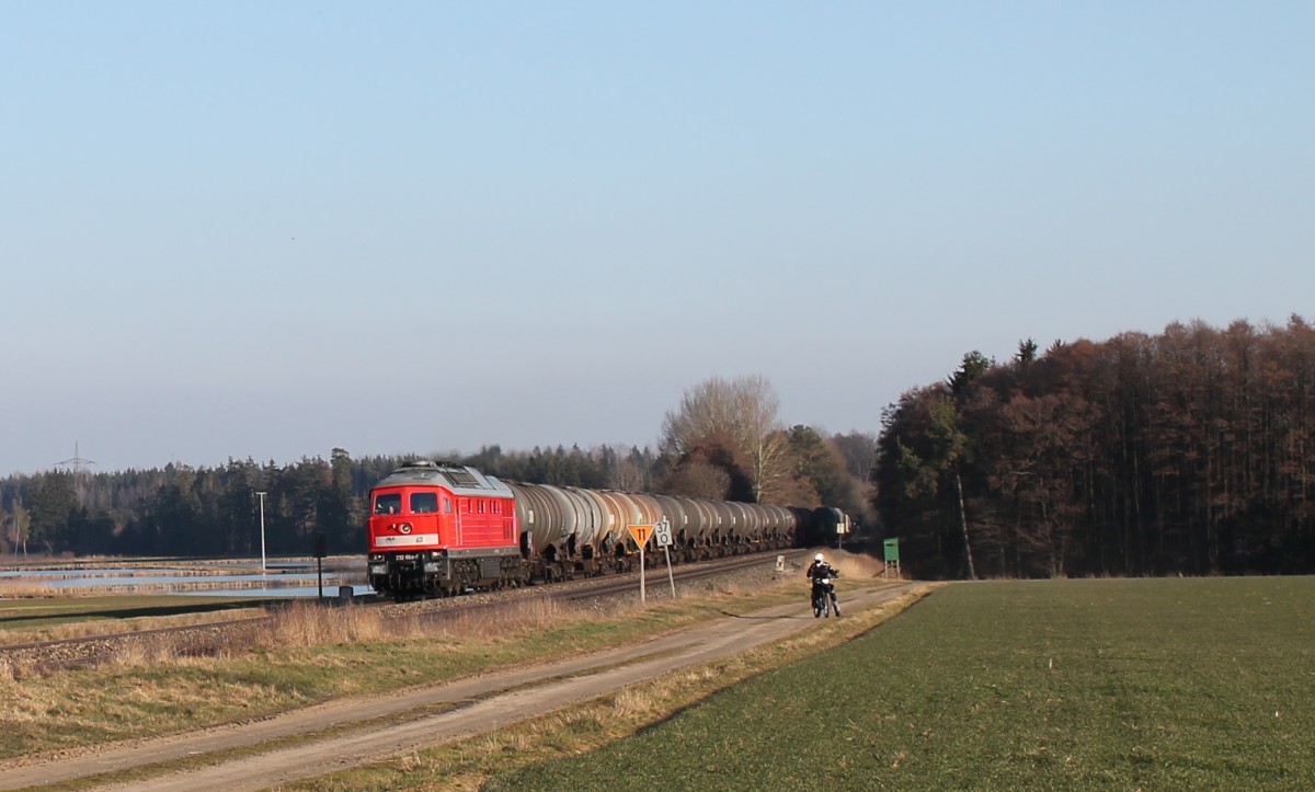 232 609-0 zieht bei Oberteich den 51724 Nrnberg - Leipzig Engelsdorf Frankenwald Umleiter bei Oberteich. 17.03.16