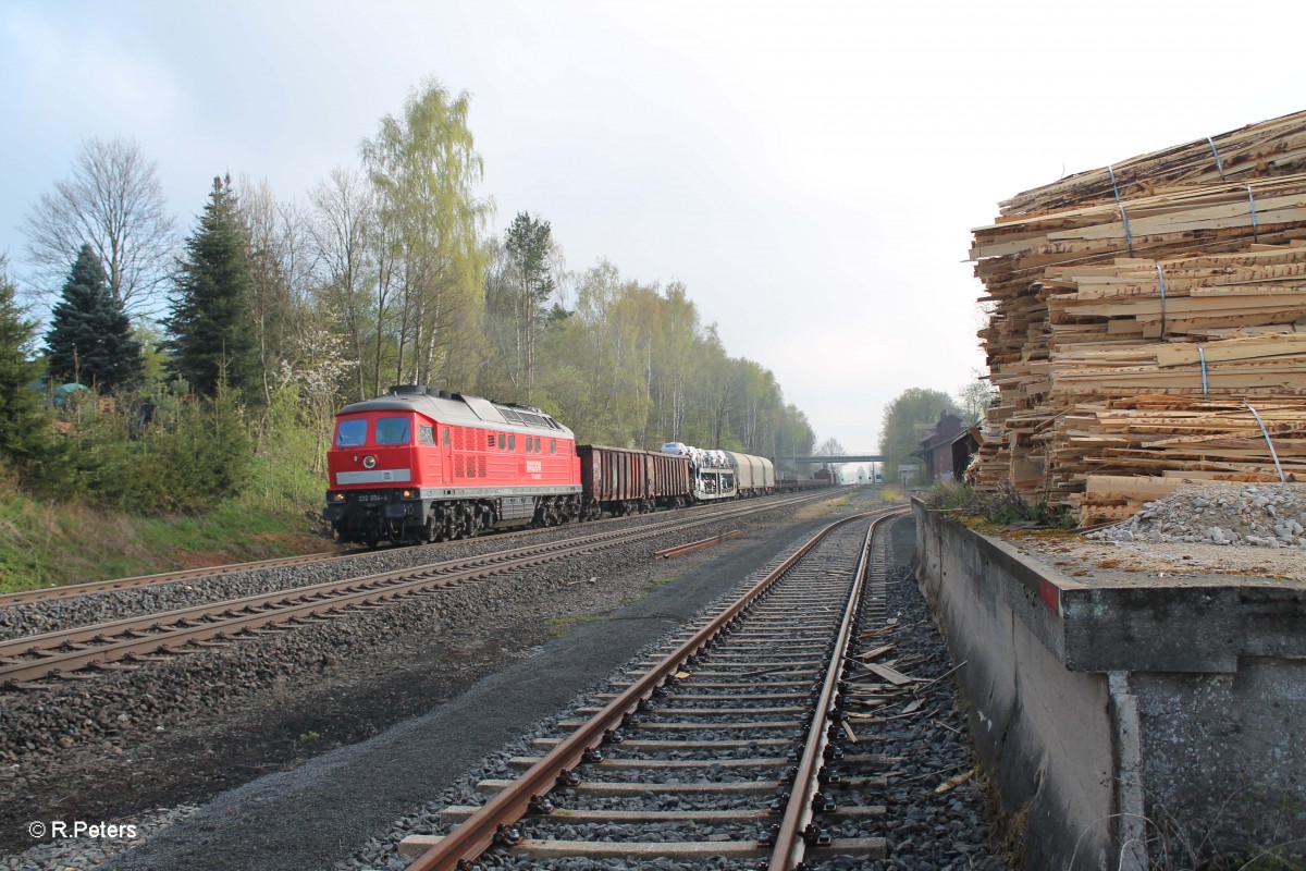 232 654-4 mit dem 51683 zwickau - Nürnberg in Waldershof. 16.04.14