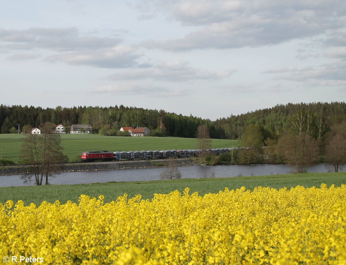 232 668 mit dem EZ45366 XTCH - NNR bei Escheldorf in Richtung Weiden. 13.05.22