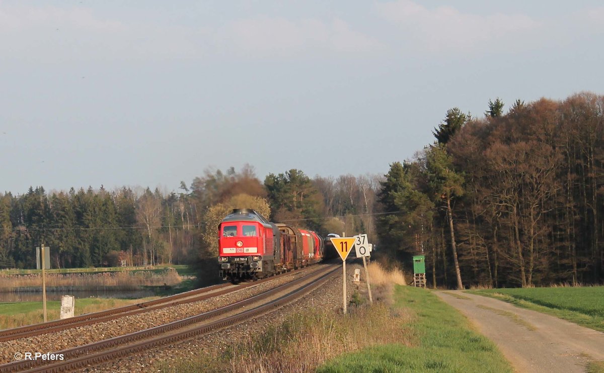 232 703-9 zieht bei Oberteich den 51717 Nürnberg - Leipzig Engelsdorf Frankenwald Umleiter. 12.04.16