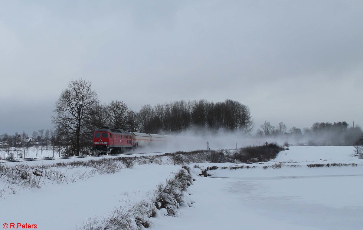 232 703 mit dem leeren GB 45390 Gaskesselzug aus Kralupy (CZ) nach Burghausen südlich von Wiesau/Oberpfalz. 14.01.21