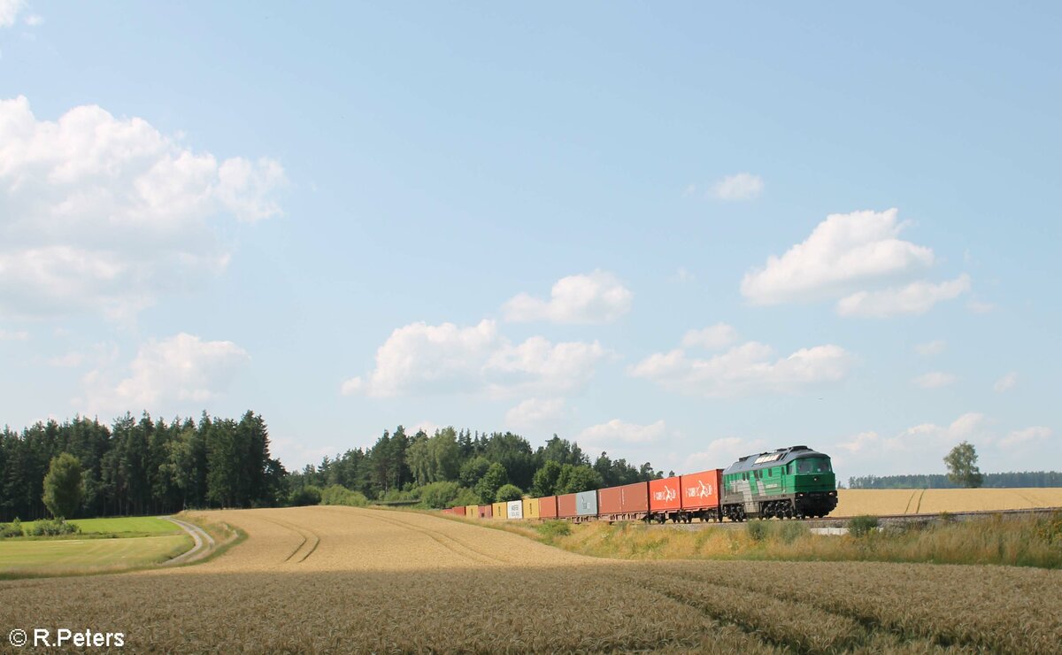 232 704 mit einem Elbtal Umleiter Containerzug von Hof - Cheb bei Unterthölau. 23.07.21