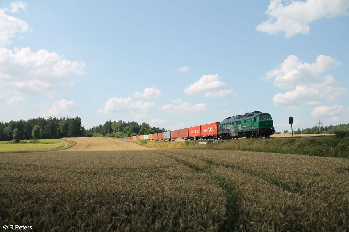 232 704 mit einem Elbtal Umleiter Containerzug von Hof - Cheb bei Unterthölau. 23.07.21