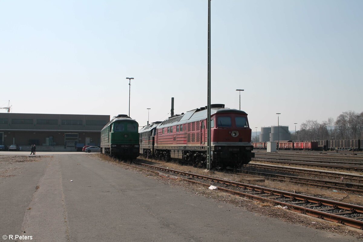 232 704 von SkinestRail und 232 690 der EBS in Marktredwitz. 25.03.22