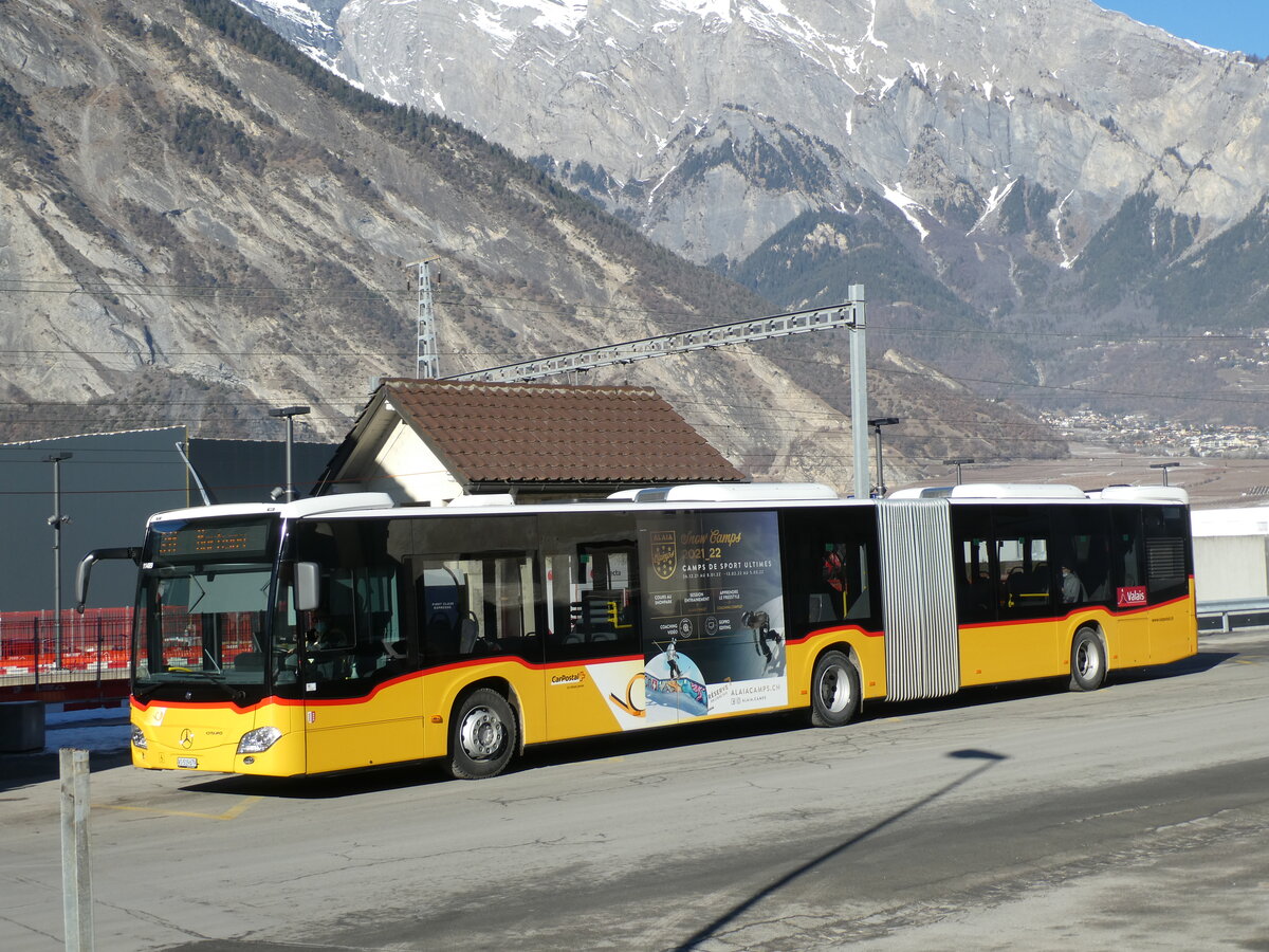 (232'092) - PostAuto Wallis - Nr. 57/VS 519'679 - Mercedes am 18. Januar 2022 beim Bahnhof Riddes