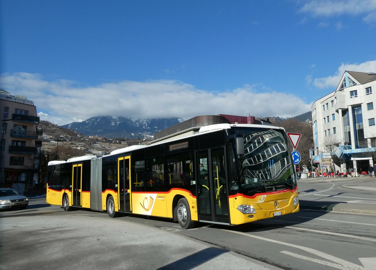 (232'209) - Buchard, Leytron - VS 241'996 - Mercedes am 21. Januar 2022 beim Bahnhof Sion