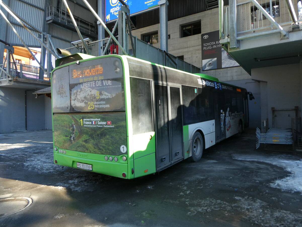 (232'462) - TPC Aigle - Nr. 450/VS 353'316 - Solaris (ex Nr. 17) am 29. Januar 2022 beim Bahnhof Champry