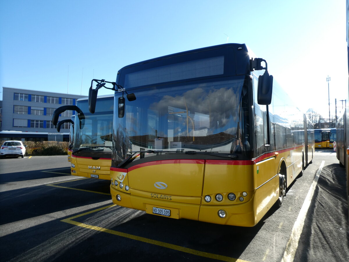 (232'525) - CarPostal Ouest - VD 305'105 - Solaris am 30. Januar 2022 in Yverdon, Garage 