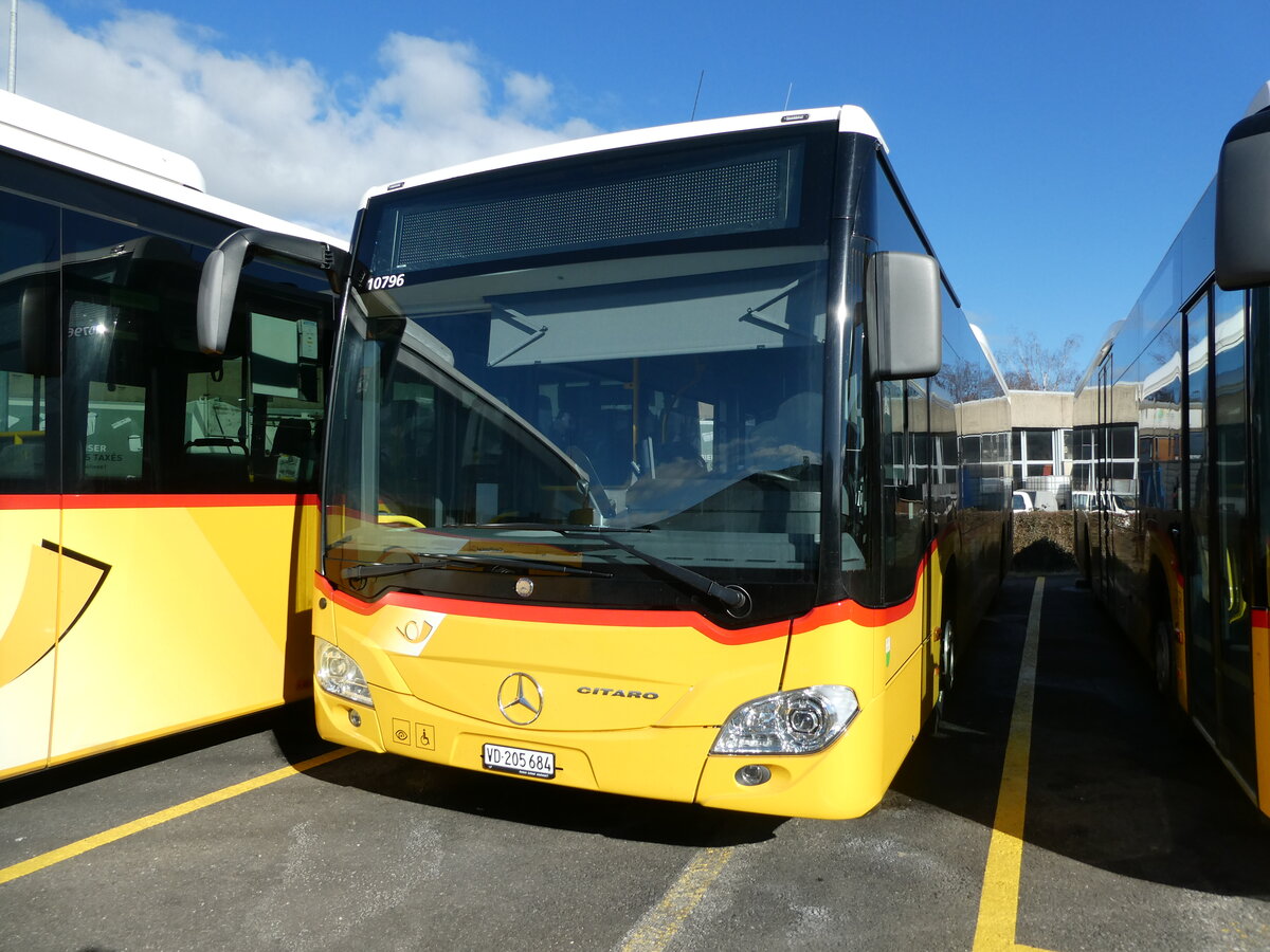 (232'536) - CarPostal Ouest - VD 205'684 - Mercedes am 30. Januar 2022 in Yverdon, Garage