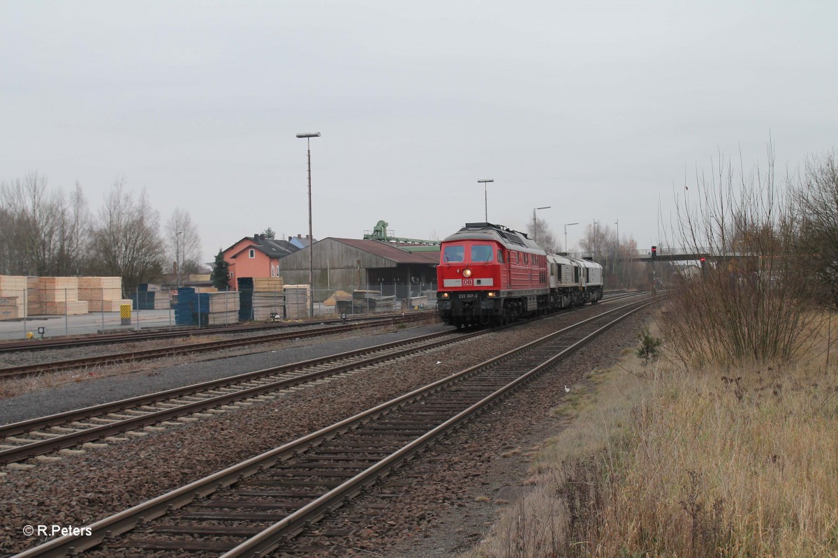 233 367 + 247 057 + 247 049 auf dem Weg nach Cottbus in Wiesau. 07.12.14