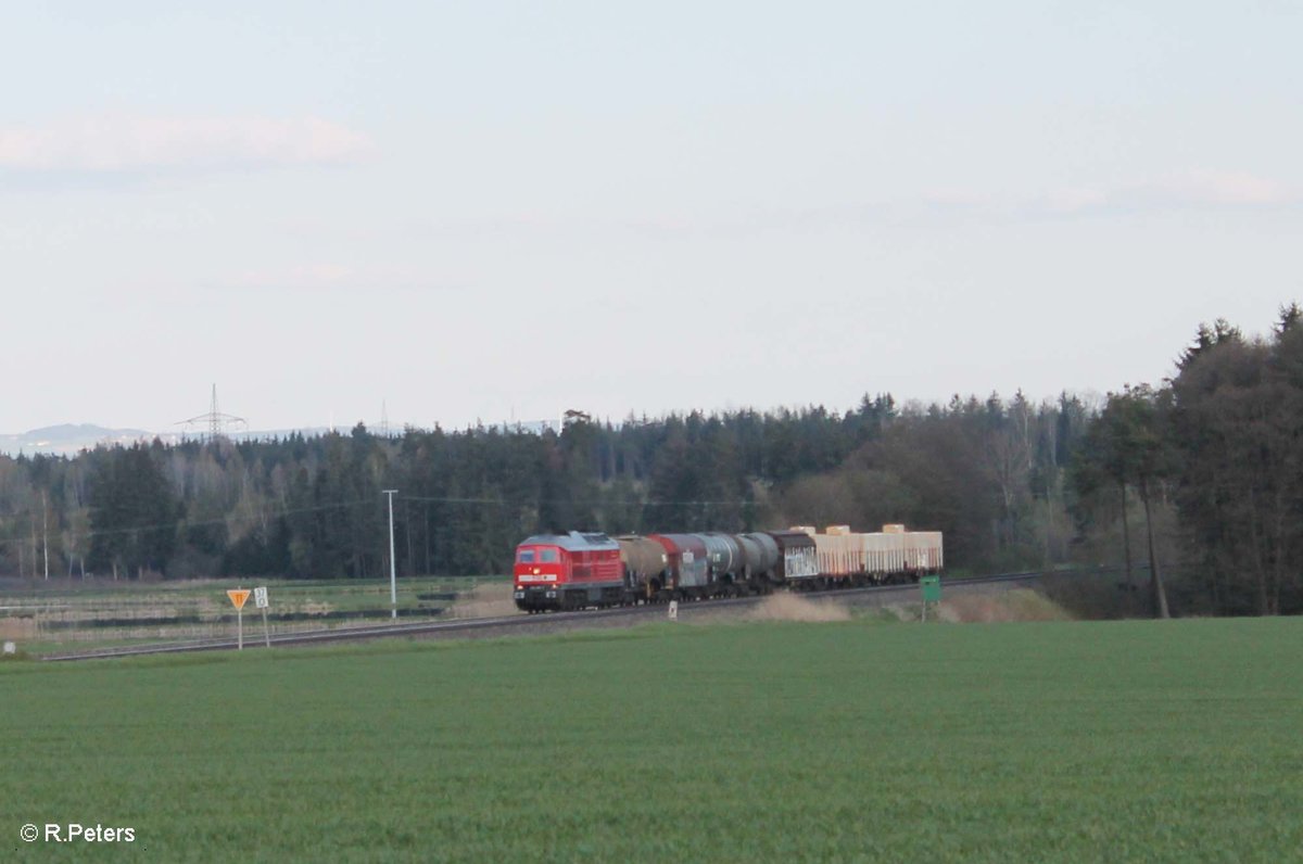 233 367 zieht bei Oberteich ein Frankenwald Umleiter richtung Hof. 29.04.16