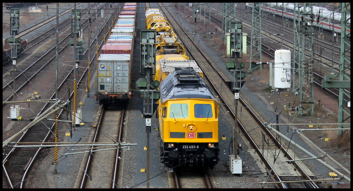 233 493 mit Bauzug in Fulda am 22.03.15