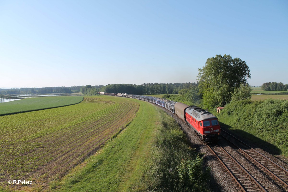 233 636-0 müht sich ein klein wenig die Steigung rauf bei Oberteich mit dem 45367 NNR - XTCH. 05.06.15