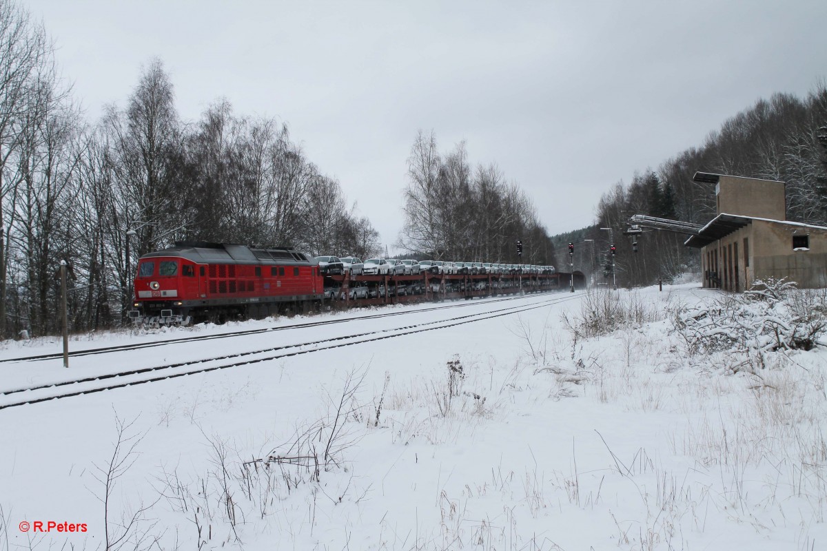 233 662-6 fährt in Arzberg mit dem 45368 Cheb - Nürnberg ein. 31.01.15