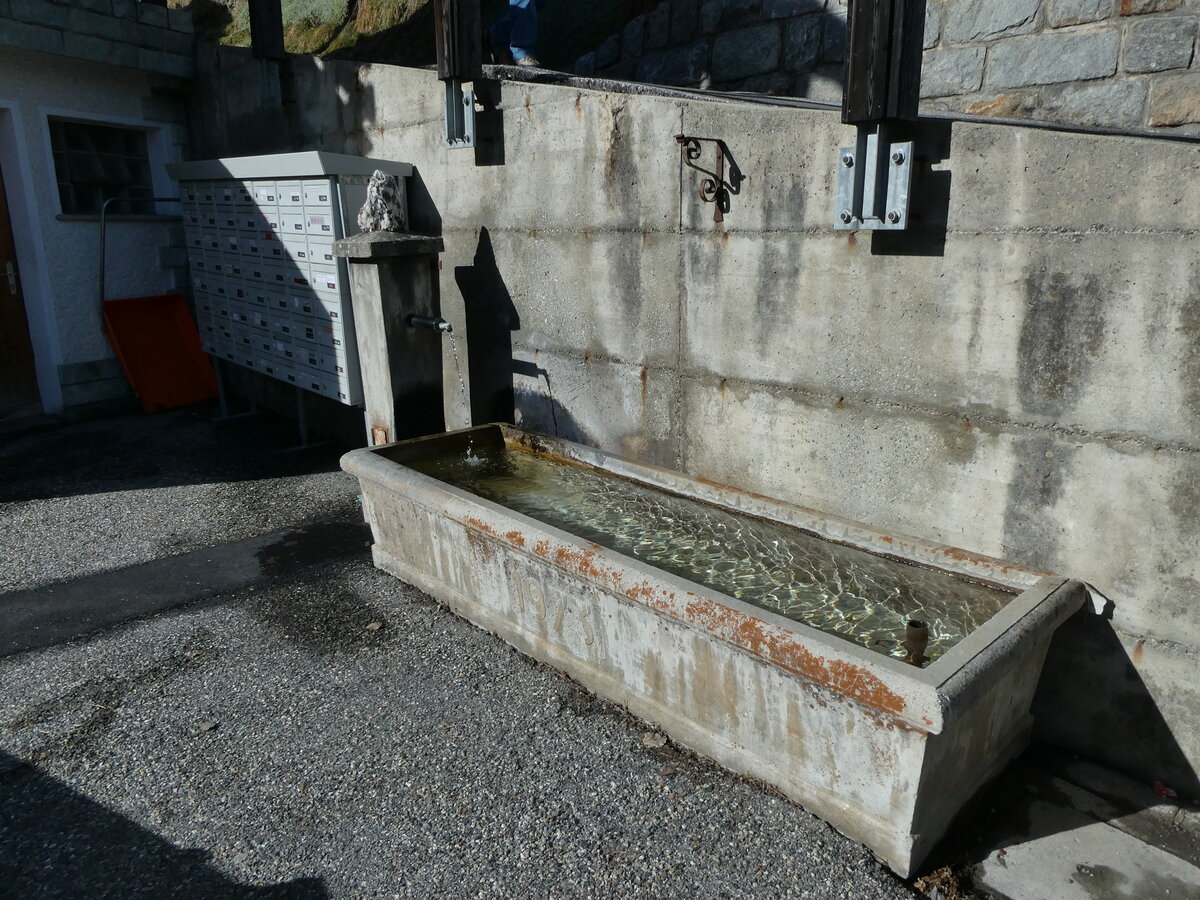 (233'011) - Brunnen von 1973 am 20. Februar 2022 in M�che