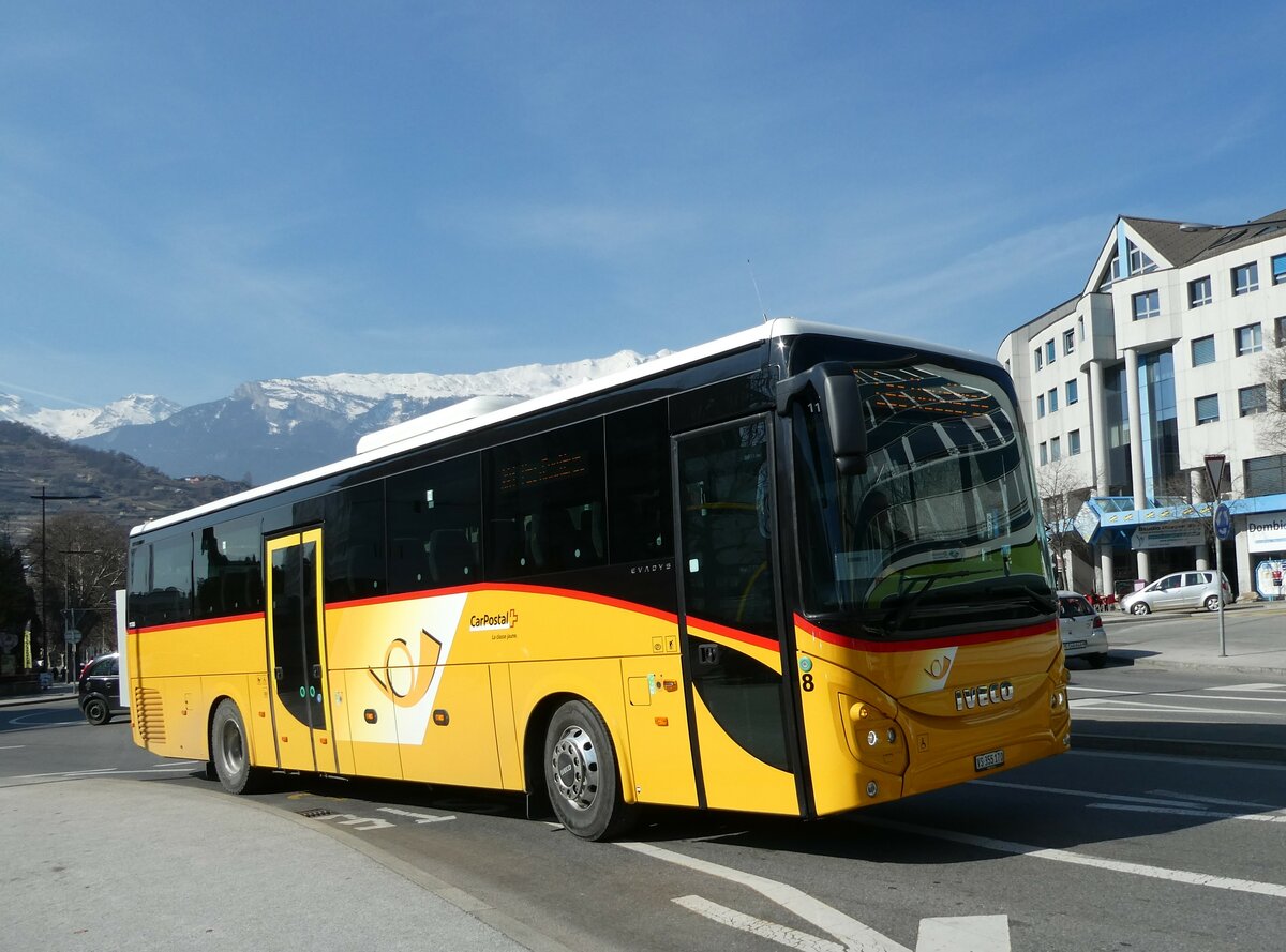 (233'450) - PostAuto Wallis - Nr. 8/VS 355'170 - Iveco am 7. Mrz 2022 beim Bahnhof Sion