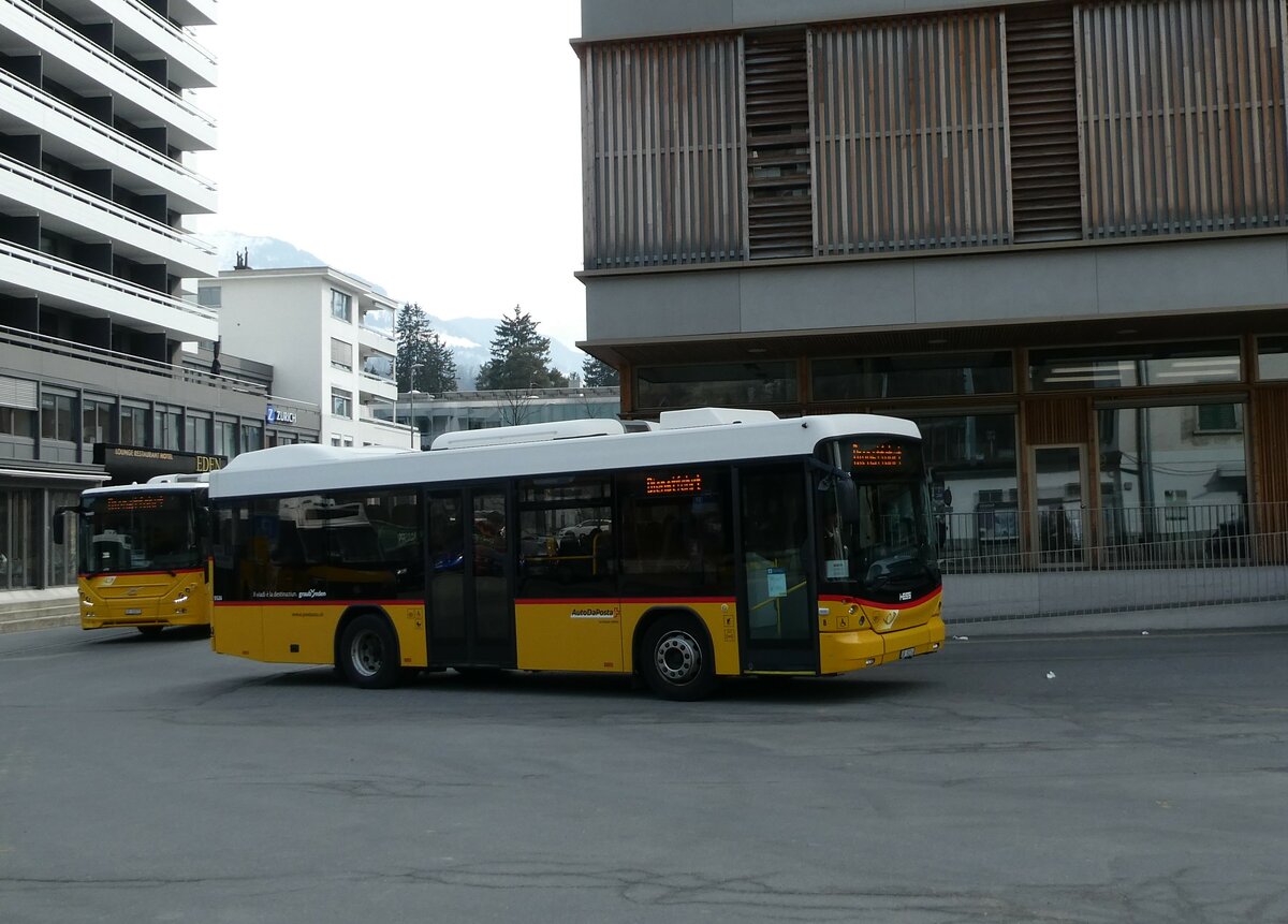 (233'805) - PostAuto Graubnden - Nr. 8/GR 50'214 - Scania/Hess (ex Fontana, Ilanz Nr. 8) am 11. Mrz 2022 beim Bahnhof Ilanz