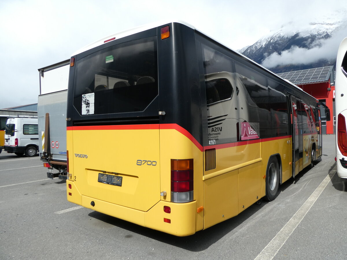 (234'274) - PostAuto Wallis - Nr. 2 - Volvo (ex CarPostal Ouest; ex SAPJV, L'Isle Nr. 11) am 9. April 2022 in Saxon, Garage Visa