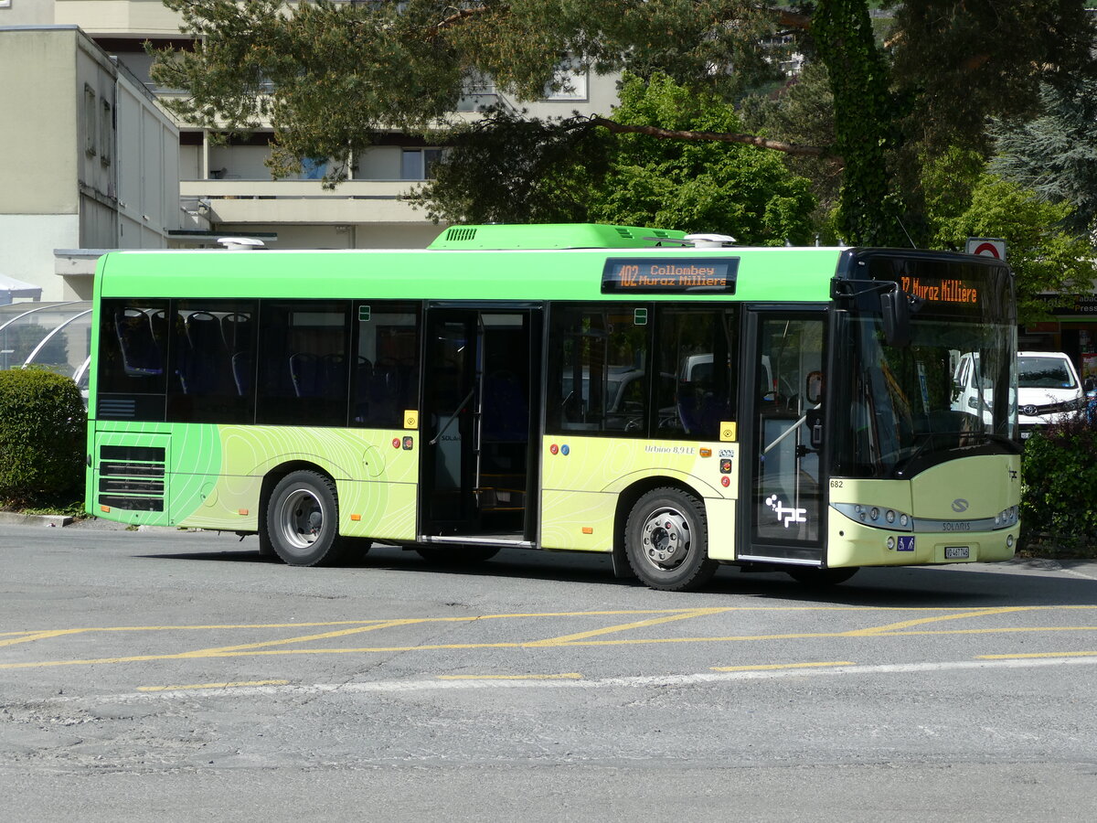 (234'915) - TPC Aigle - Nr. 682/VD 467'746 - Solaris am 30. April 2022 beim Bahnhof Monthey CFF