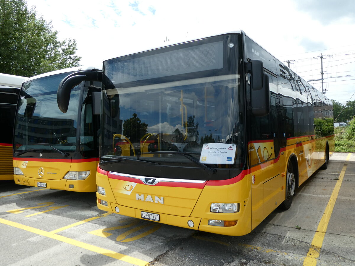 (236'932) - CarPostal Ouest - VD 607'725 - MAN (ex NE 165'378; ex TMR Martigny) am 6. Juni 2022 in Yverdon, Garage