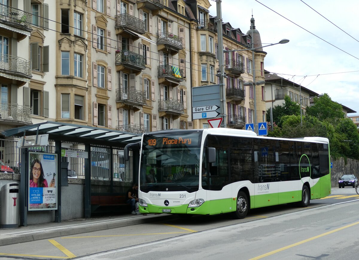 (236'986) - transN, La Chaux-de-Fonds - Nr. 231/NE 195'231 - Mercedes am 6. Juni 2022 beim Bahnhof Neuchtel