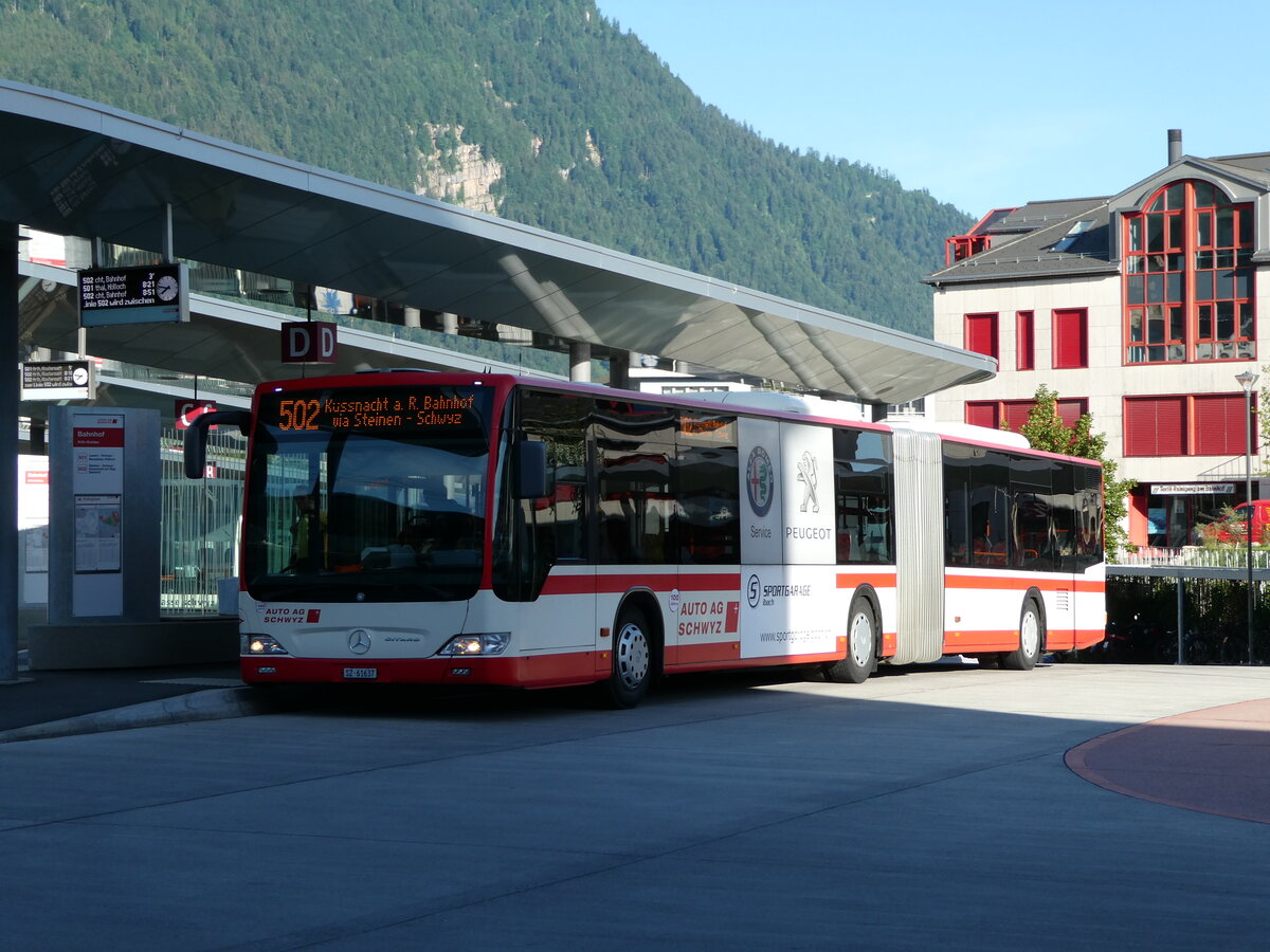 (237'028) - AAGS Schwyz - Nr. 37/SZ 61'637 - Mercedes am 12. Juni 2022 beim Bahnhof Arth-Goldau