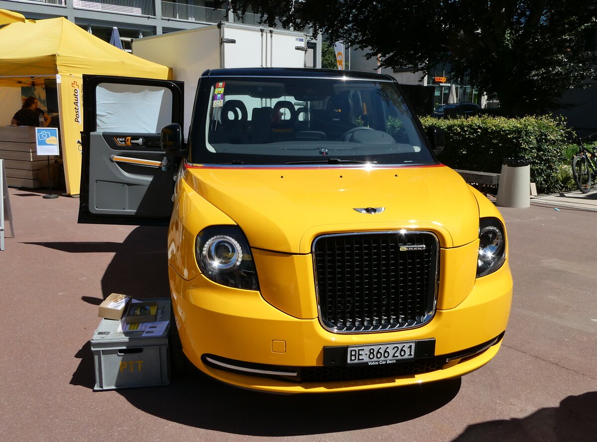 (237'165) - PostAuto Bern - BE 866'261 - LEVC-London-Taxi am 12. Juni 2022 beim Bahnhof Landquart