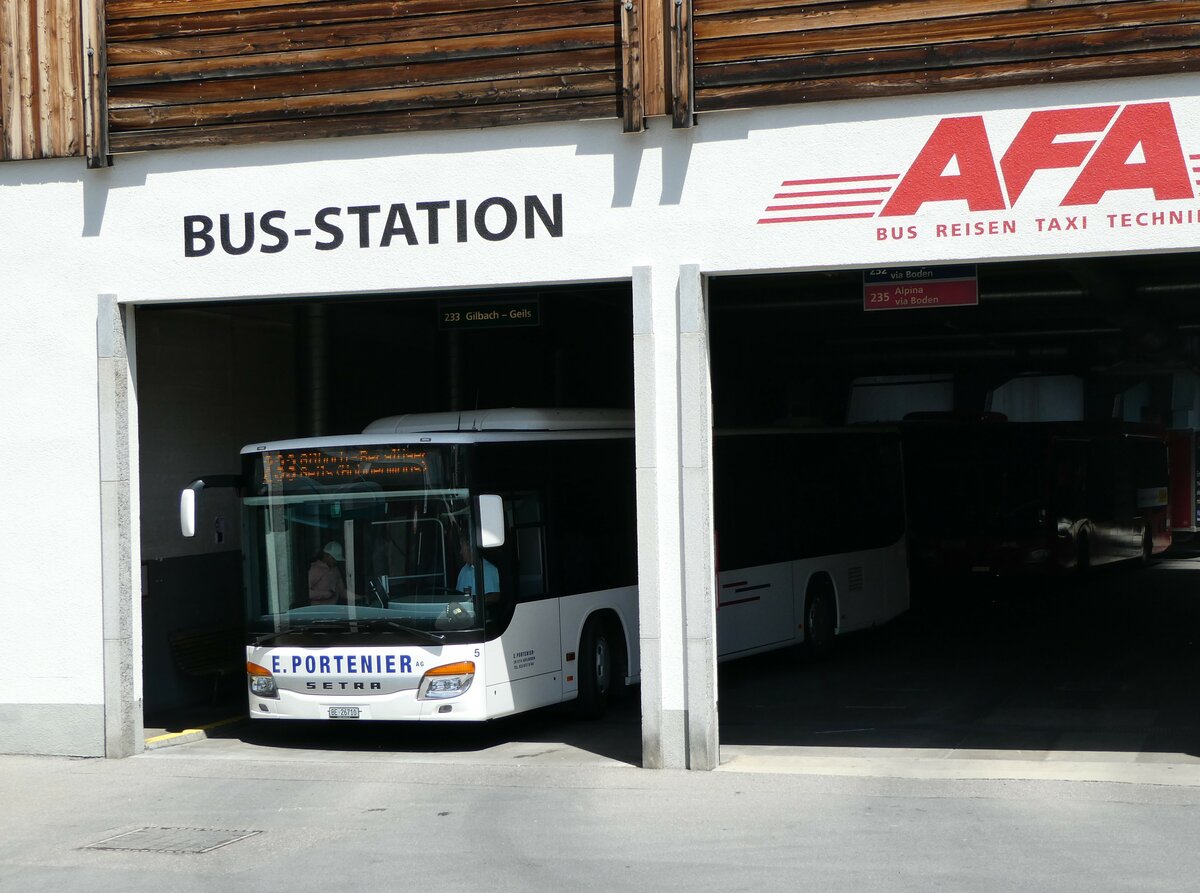 (237'305) - Portenier, Adelboden - Nr. 5/BE 26'710 - Setra am 19. Juni 2022 in Adelboden, Busstation