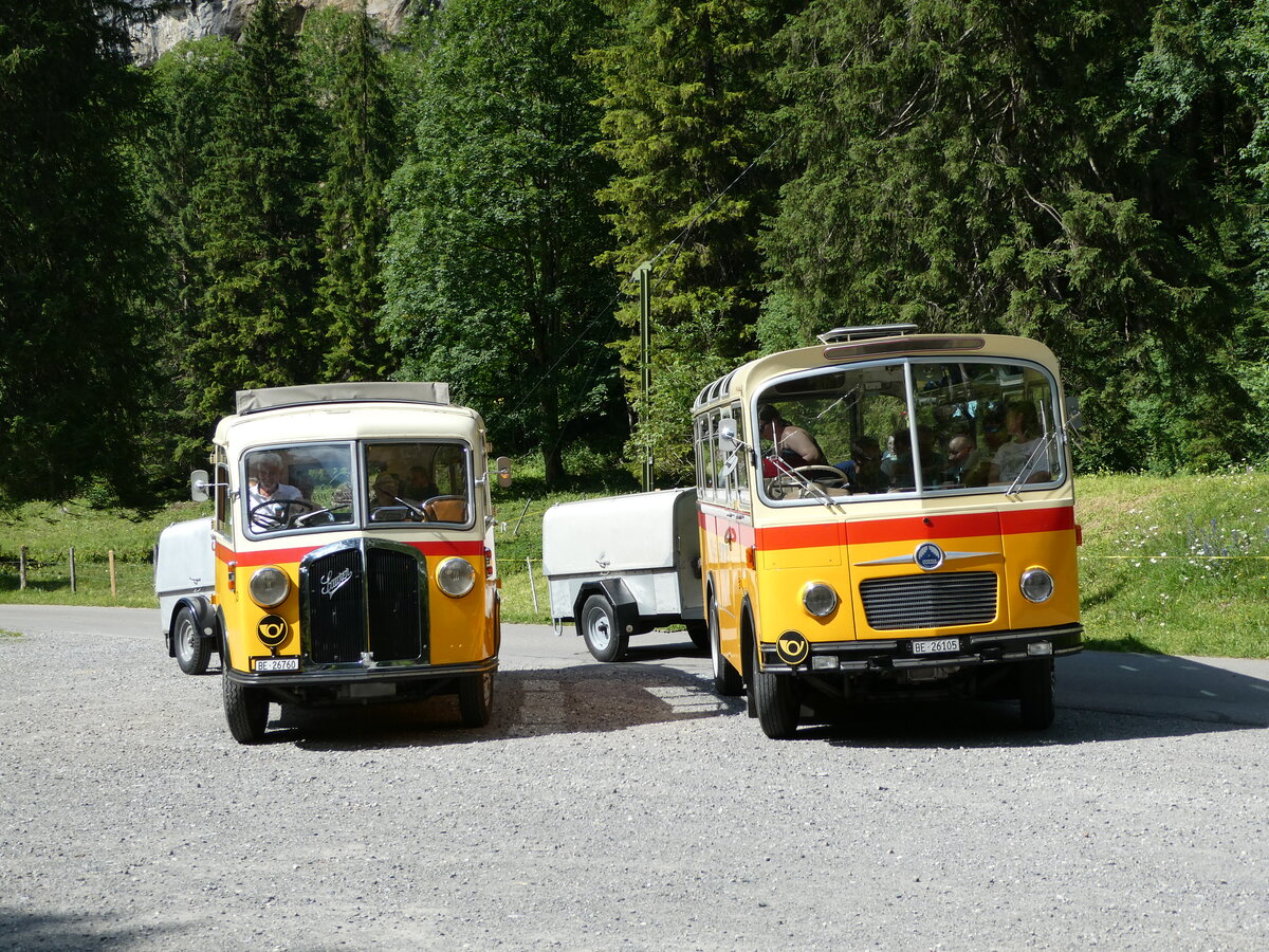 (237'709) - Schmid, Thrishaus - Nr. 3/BE 26'760 - Saurer/Gangloff (ex Geiger, Adelboden Nr. 3) + Nr. 9/BE 26'105 - Saurer/R&J (ex Geiger, Adelboden Nr. 9) am 26. Juni 2022 in Kiental, Tschingel