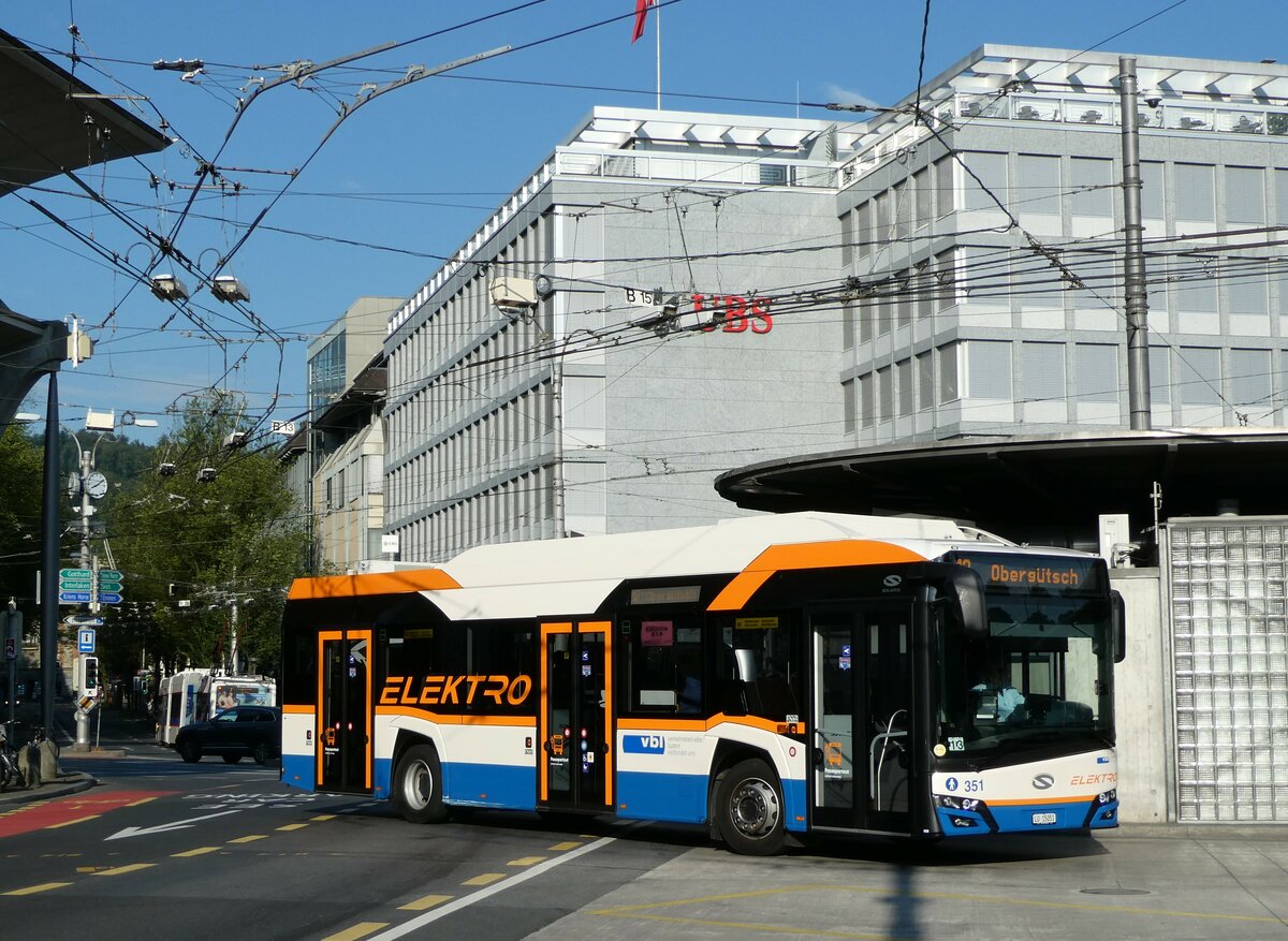 (237'928) - VBL Luzern - Nr. 351/LU 15'051 - Solaris am 10. Juli 2022 beim Bahnhof Luzern