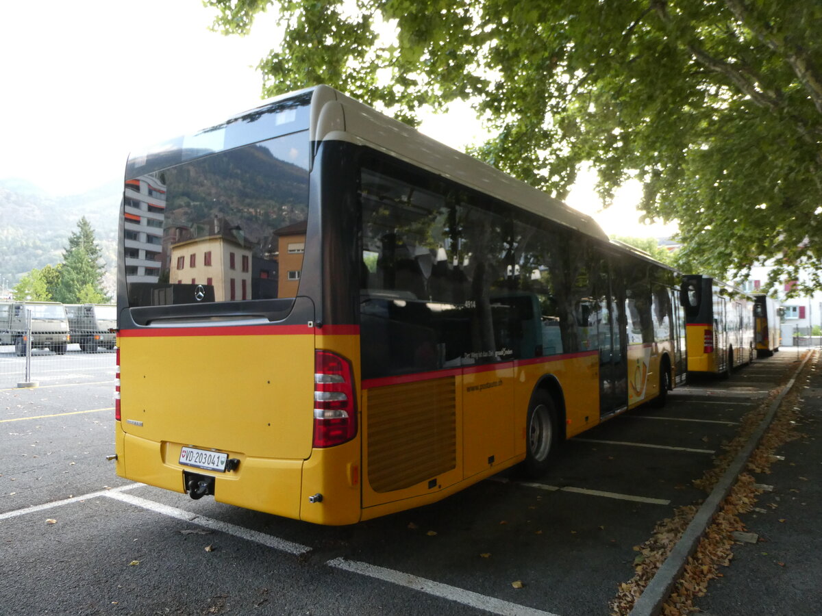 (238'353) - CarPostal Ouest - VD 203'041 - Mercedes (ex PostAuto Graubnden) am 24. Juli 2022 in Brig, Garage