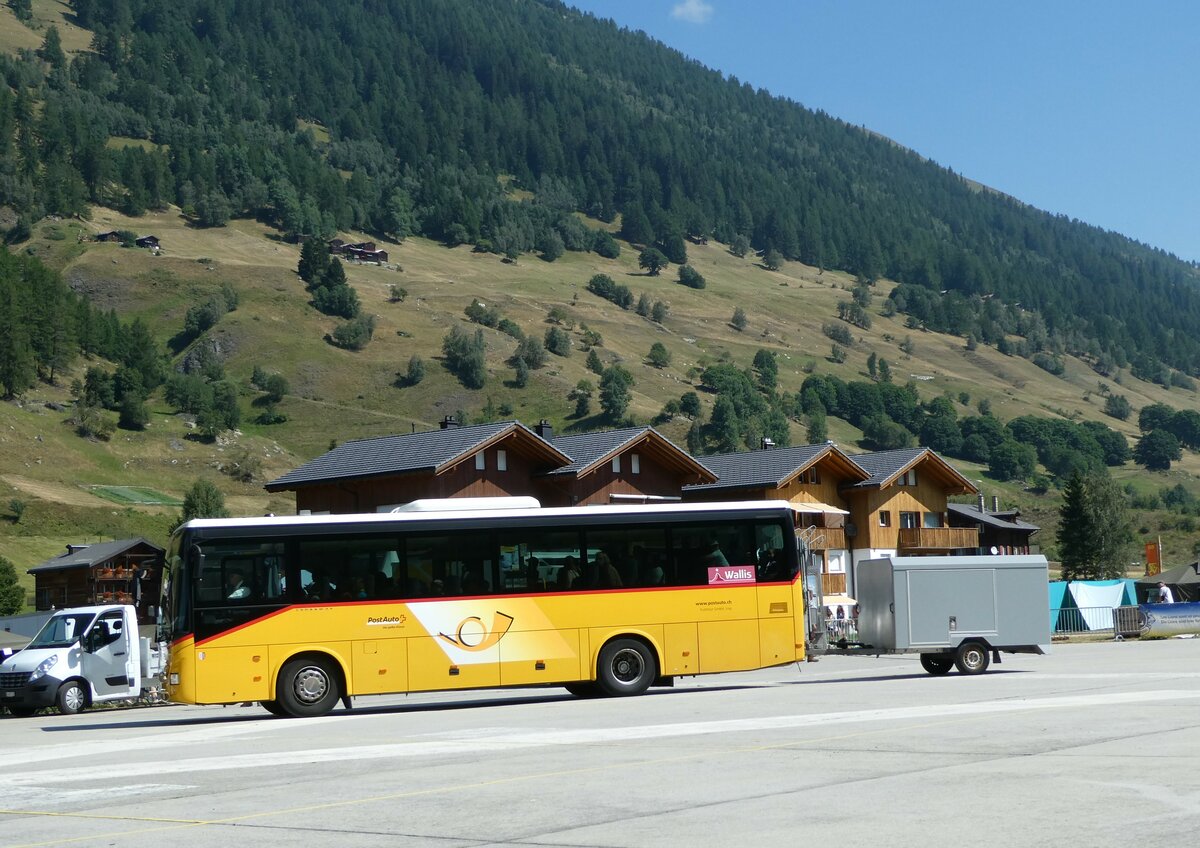 (238'388) - Autotour, Visp - VS 27'026 - Iveco am 24. Juli 2022 in Ulrichen, PostAuto-Terminal