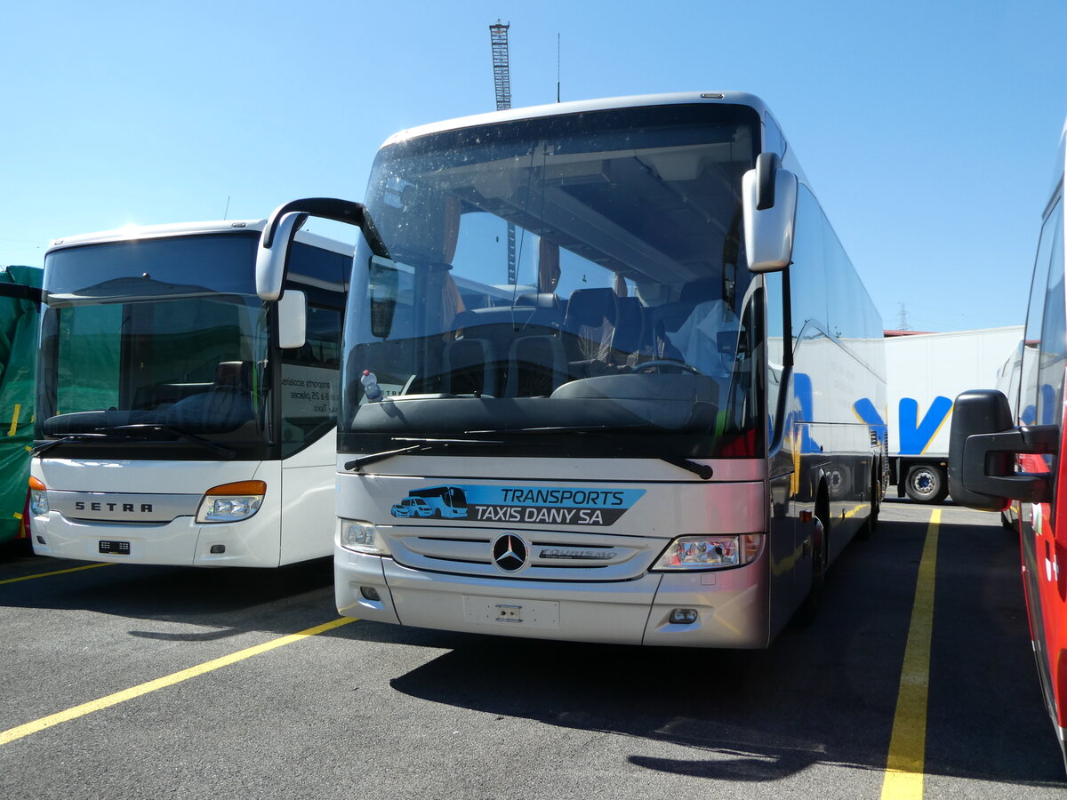 (238'747) - Transports Taxis Dany, Rolle - Nr. 4 - Mercedes am 1. August 2022 in Kerzers, Interbus