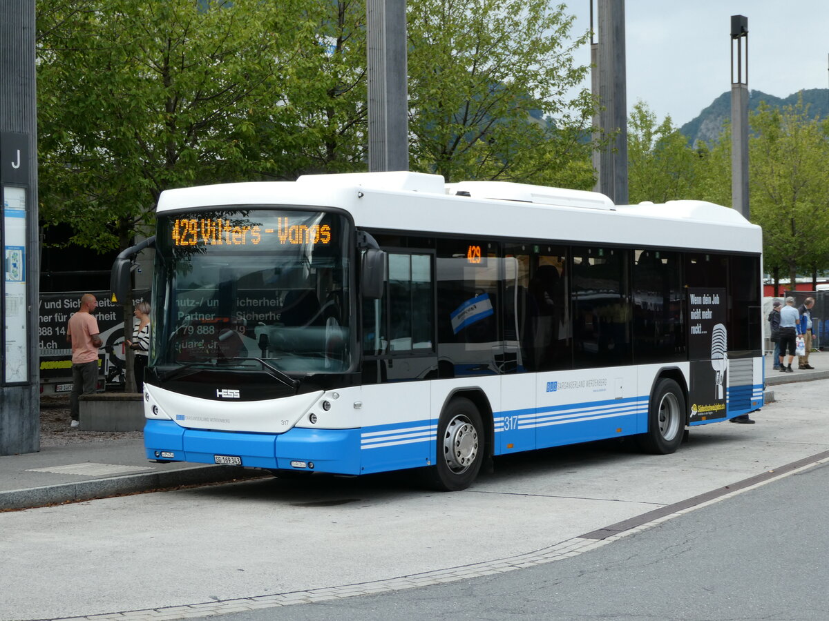 (239'299) - BSW Sargans - Nr. 317/SG 169'343 - Scania/Hess am 20. August 2022 beim Bahnhof Sargans