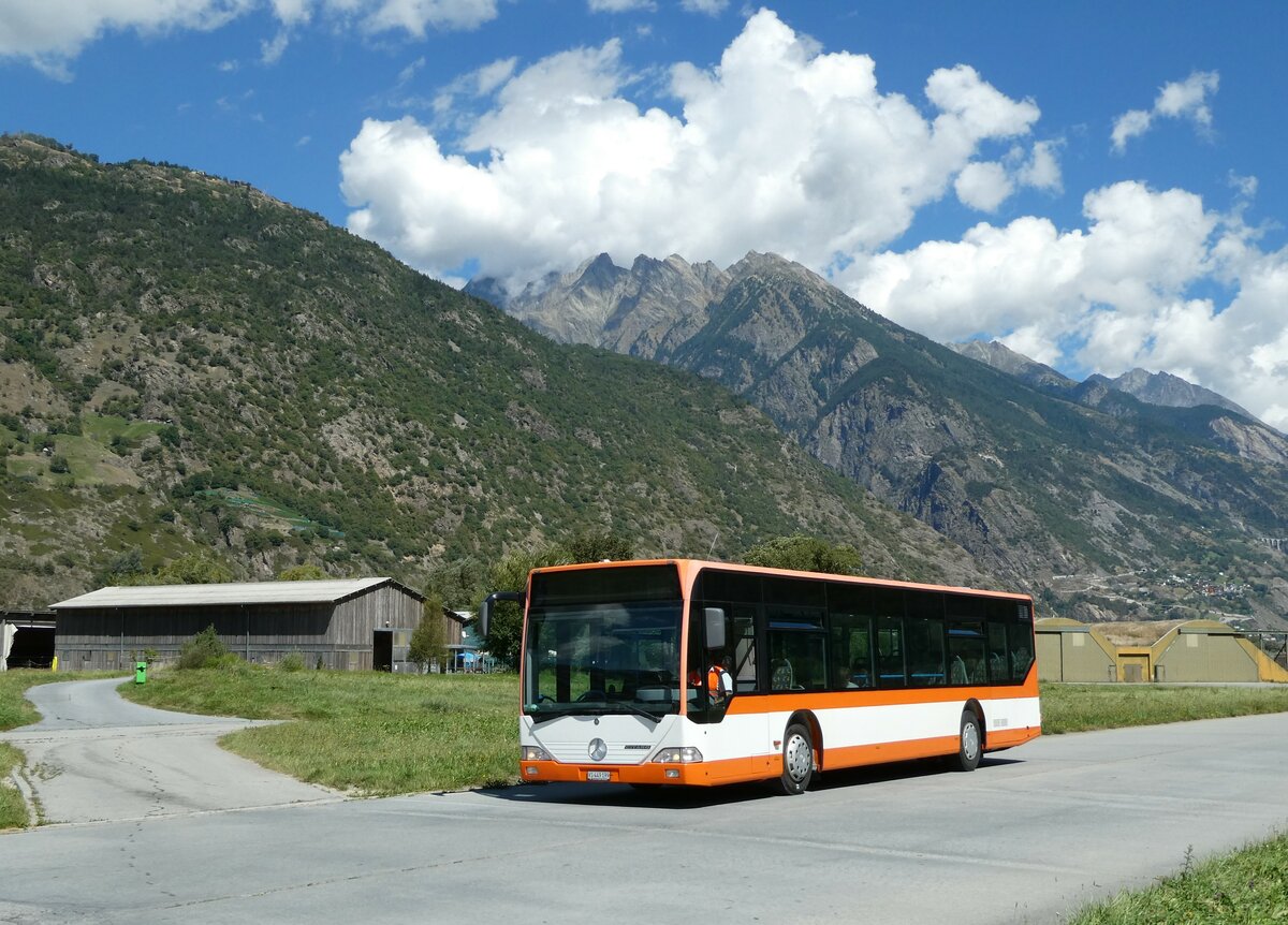 (239'408) - Ruffiner, Turtmann - VS 449'199 - Mercedes (ex Regiobus, Gossau Nr. 22) am 21. August 2022 in Turtmann, Flugplatz