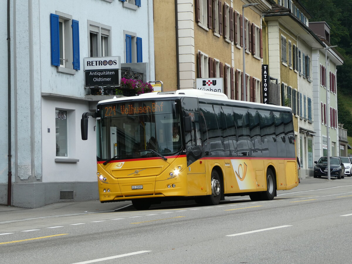 (239'767) - Amstein, Willisau - Nr. VOL 2/LU 15'097 - Volvo am 28. August 2022 in Wolhusen, Markt