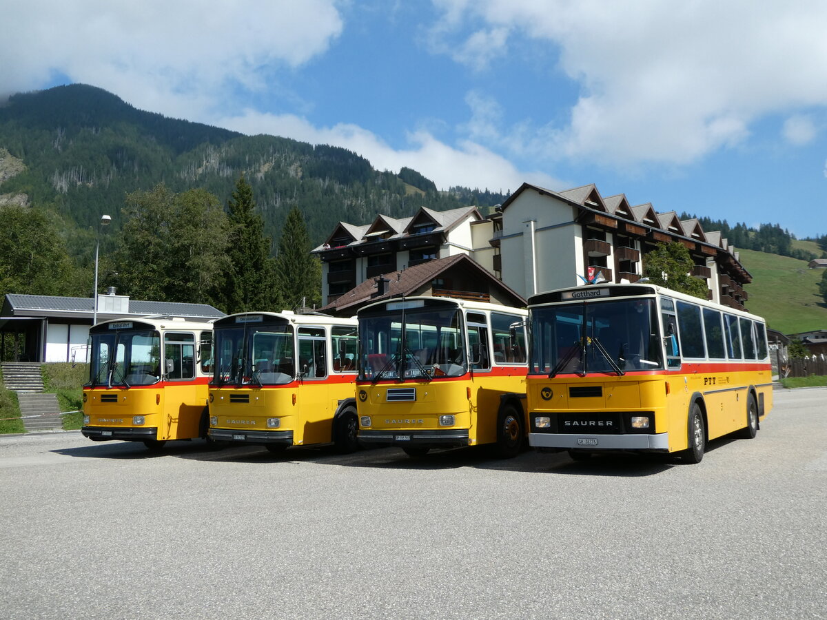 (239'852) - Roth, Zrich - SH 36'376 - Saurer/Tscher (ex Looser, Elm; ex Mattli, Wassen) am 28. August 2022 in Srenberg, Platz