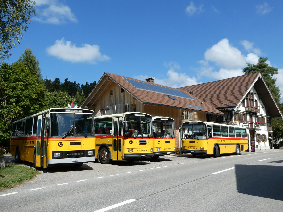 (239'867) - Roth, Zrich - SH 36'376 - Saurer/Tscher (ex Looser, Elm; ex Mattli, Wassen) am 28. August 2022 in Schwarzenegg, Restaurant Kreuz