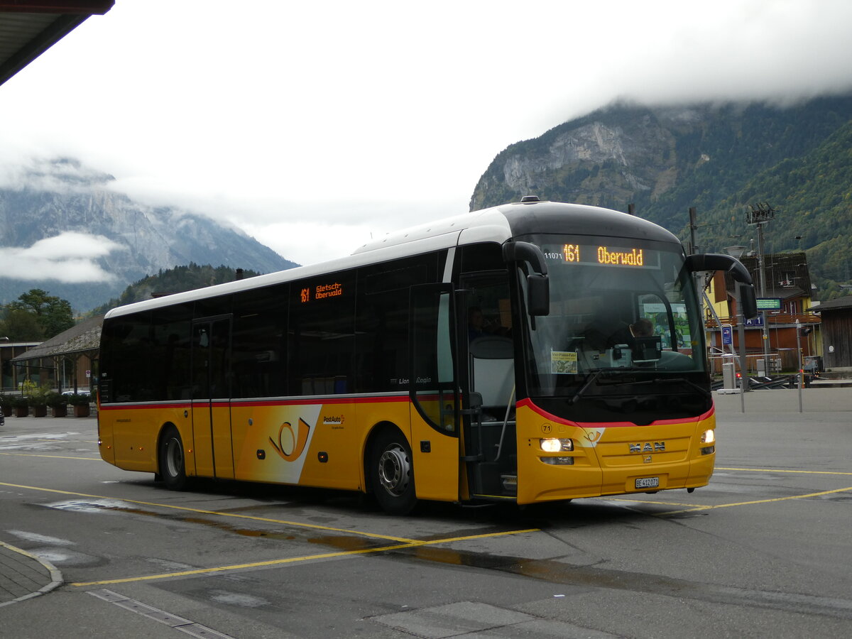 (240'247) - PostAuto Bern - Nr. 71/BE 412'071 - MAN (ex PostAuto Zentralschweiz Nr. 20; ex Dillier, Sarnen Nr. 20) am 25. September 2022 in Meiringen, Postautostation