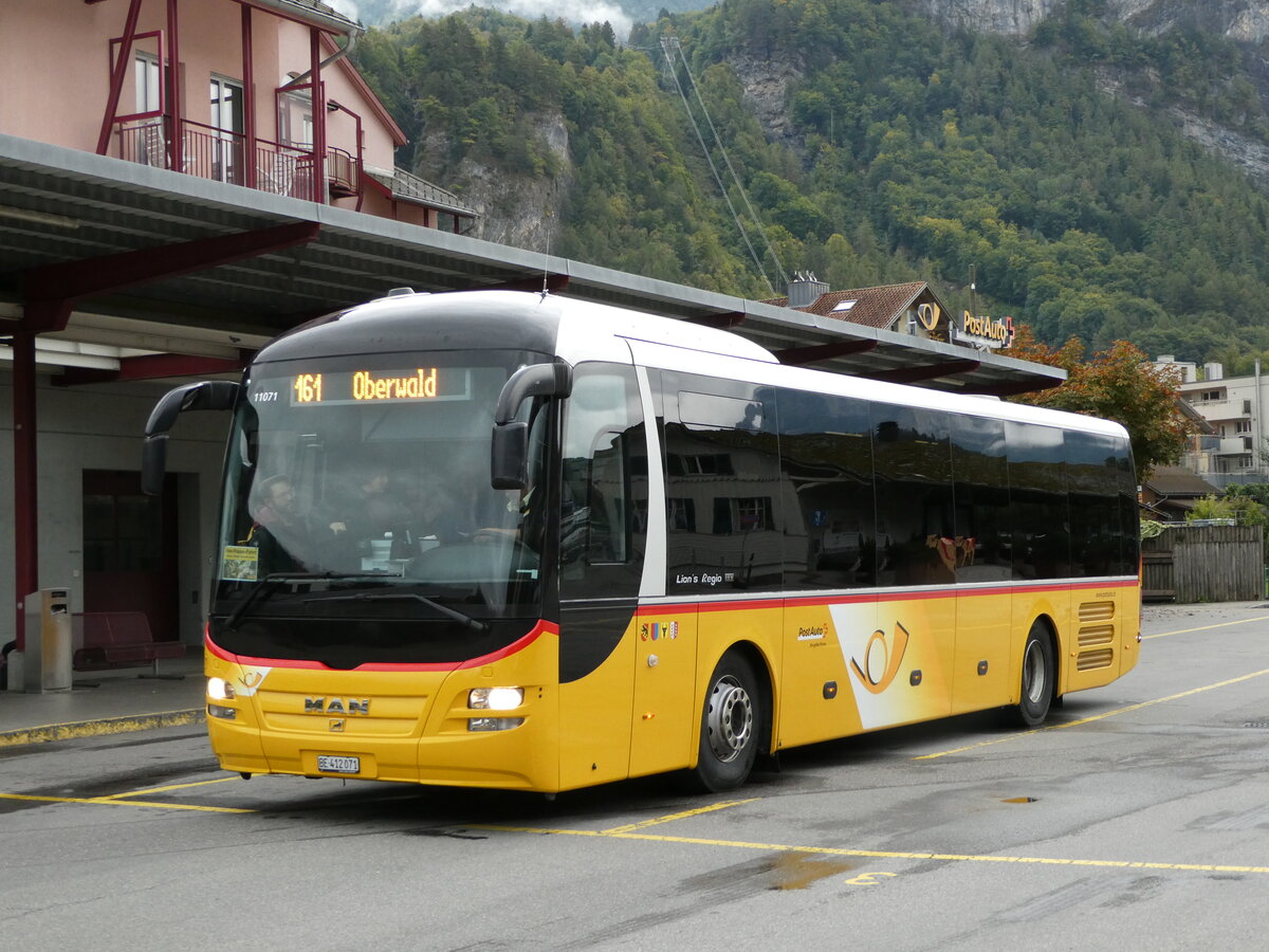 (240'248) - PostAuto Bern - Nr. 71/BE 412'071 - MAN (ex PostAuto Zentralschweiz Nr. 20; ex Dillier, Sarnen Nr. 20) am 25. September 2022 in Meiringen, Postautostation