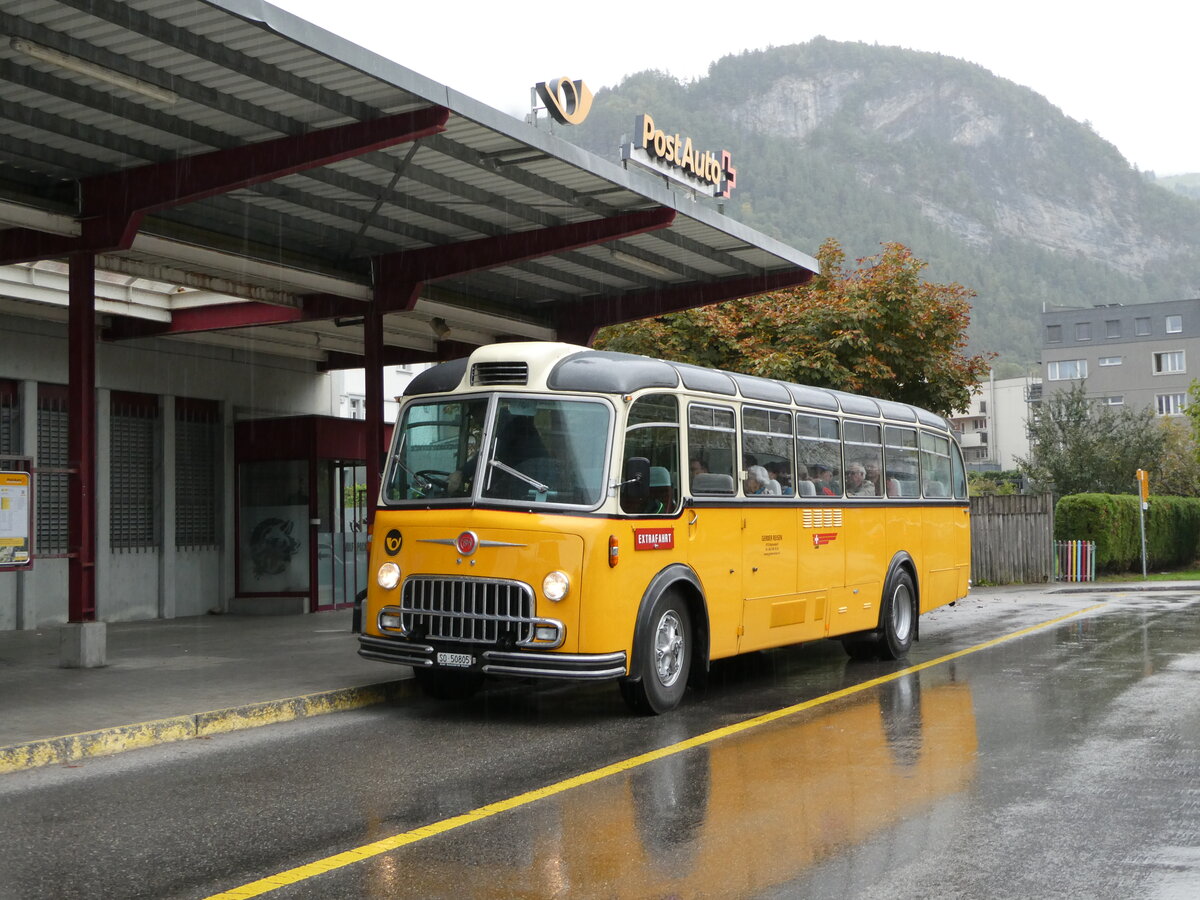 (240'252) - Gerber, Matzendorf - SO 50'805 - FBW/R&J (ex Kontiki, Wettingen; ex P 24'001; ex P 21'501) am 25. September 2022 in Meiringen, Postautostation